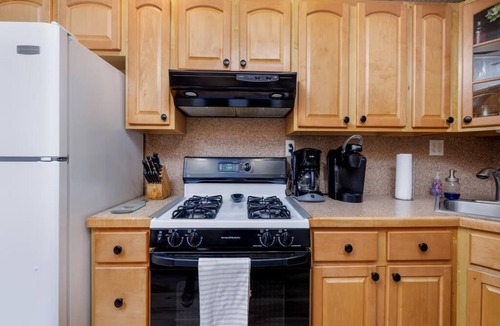 Villas House | Pet Friendly with a Pool! Steps to the Bay!