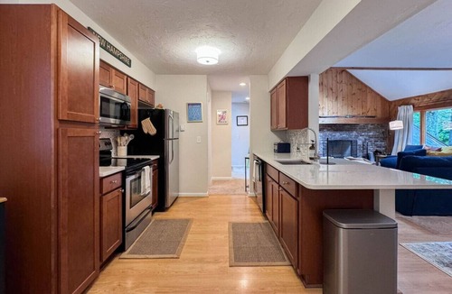 Intervale House | Pine Top Lodge | Spacious Family Home with a Pool!