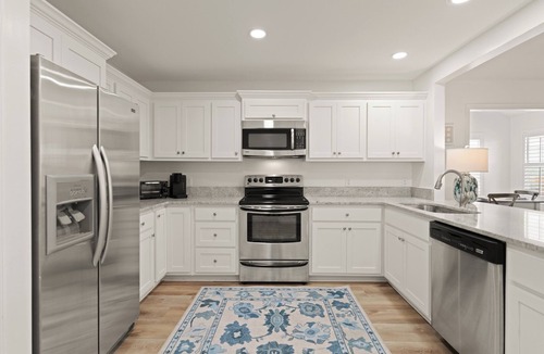 Demere Park House | Point Five, sleeps 9 and has a Pool!