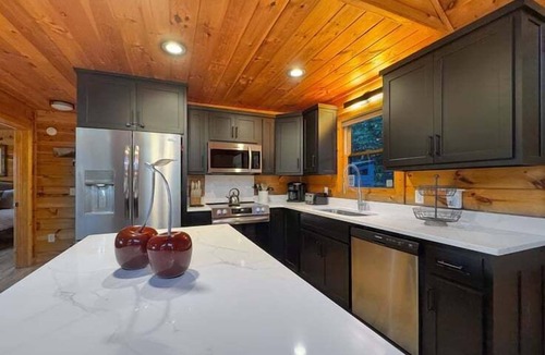 Ridgeline Vistas Cabin | Points of View - Mountain View | Pet Friendly | Hot Tub | Pool Table | Air Hockey | Fire Pit