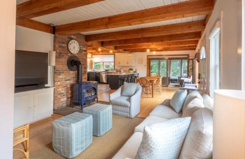 Mashpee House | Pool & Screened Deck! Home 2 Mi to Mashpee Commons
