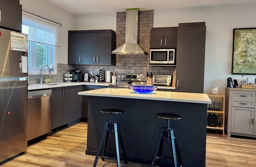 Labelle Ski Chalet | Pool Table, Private Beach | Breakfast Included