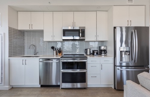 Quincy Apartment | Private Apt Downtown