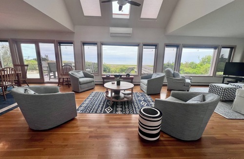 Eastham House | Private Beachfront Home on Cape Cod Bay (1047)