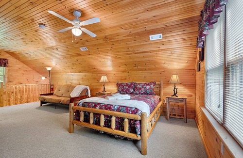 Purlear Cabin | Private Cabin in Wonderful Community