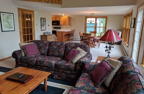 Stratton and Bromley Ski Areas House | Private Centrally Located 3 BR 2 1/2 Bath 1950Sq' Open Main Floor Space!