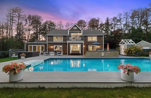 East Hampton House | Private Hamptons Oasis Pool, Hot Tub, Gym 3 acres
