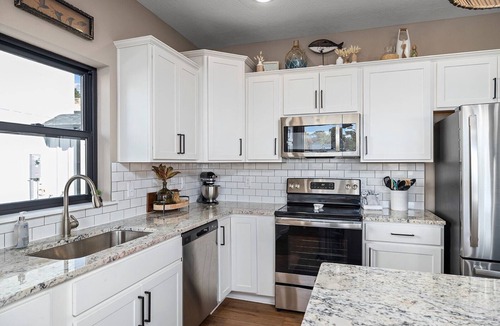 Table Rock House | Private Putting Green,Lakeview,Hot Tub,Pools,pool table,Pickelball, Pet Friendly