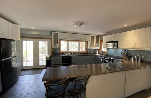 Sebright Cottage | Private River Front Cottage