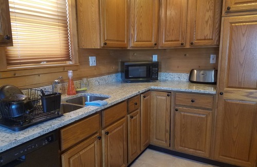 Town of Copake Cabin | Private swimming-pool, rap-around porch, and breathtaking views!
