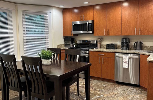 Mount Marion House | Private Waterfront Oasis-Hot Tub-Sauna-Fire Pit-Paddleboard