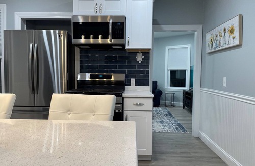 Worcester Apartment | Professional, Clean 2BD near Hospitals | HBHS