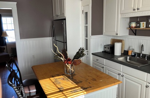 Elmhurst Apartment | Providence Getaway! 3 Bedrooms!