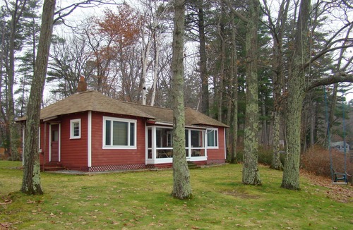 Holderness Cottage | Quaint Three Bedroom Cottage With Gorgeous Views