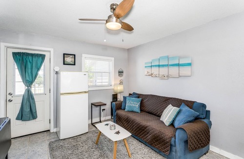 Perdido Beach Cottage | Quaint Tiny Home by the Bay - Boat Launch 1 Street Over