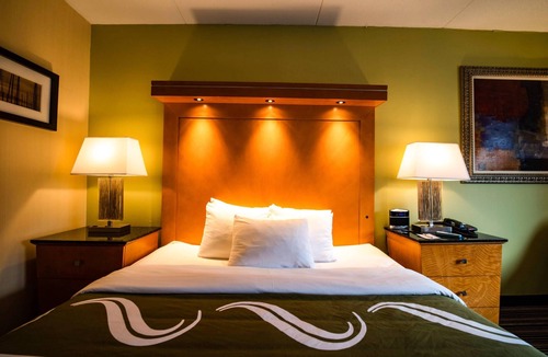 Cromwell Hotel | Quality Inn Cromwell - Middletown