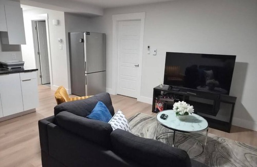 Riverview Apartment | Quiet Haven - One-bedroom Suite