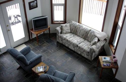 Cooper Landing Cabin | Quiet Tree House-Style Cabin in the Chugach National Forest, Alaska