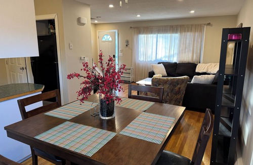Hudson House | Quiet updated townhome in Hudson
