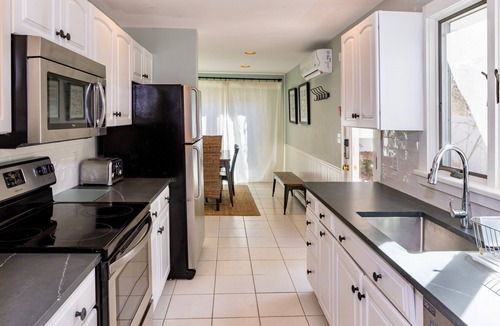 East Chop House | Quintessential MV home near Oak Bluffs, beach & harbor