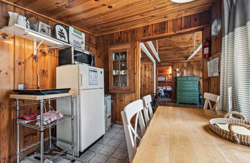 Rangeley Cabin | RC 17 – Cozy Cabin with Shared Rangeley Lake Waterfront, Kayaks, Paddleboards & Firepit