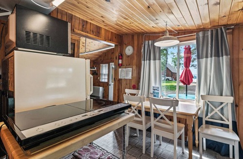 Rangeley Cabin | RC 17 – Cozy Cabin with Shared Rangeley Lake Waterfront, Kayaks, Paddleboards & Firepit