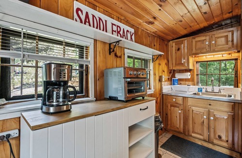 Rangeley Cabin | RC 17 – Cozy Cabin with Shared Rangeley Lake Waterfront, Kayaks, Paddleboards & Firepit