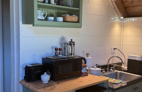 Martinsville House | Red Peaks – Coastal Getaway for Families & Friends