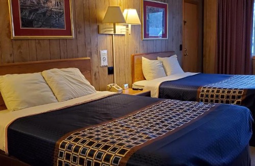 Catskill Hotel | Red Ranch Inn
