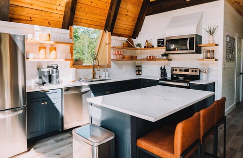 Campton Cabin | Red River Gorge A-Frame w/Hot Tub + Deck Views