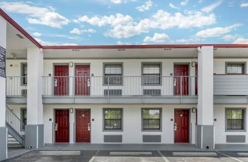 West Memphis Hotel | Red Roof Inn West Memphis, AR