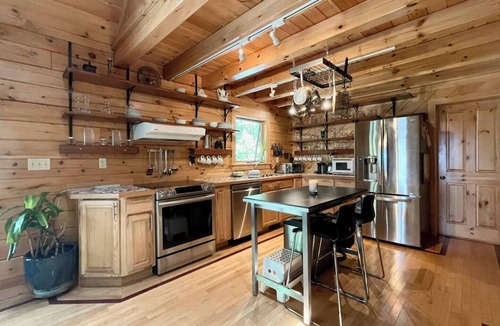 North Branch Cabin | Red Tail Ridge Cabin in North Branch