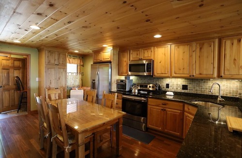 Campton Condo | Relax at This Mountain View Condo in the Estates!