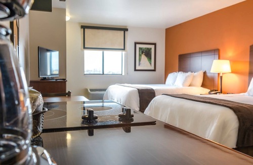 Twin Falls Hotel | Relax in a Spacious, Clean Room w/Kitchen Near Shoshone Falls and Trails