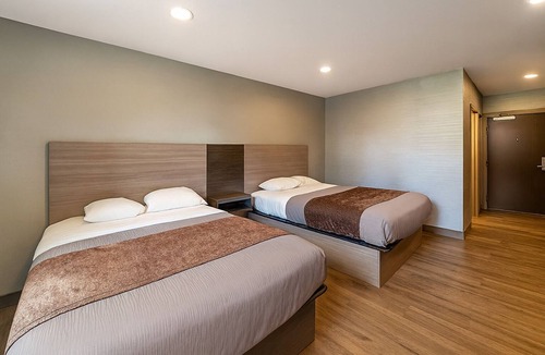 Foxboro Hotel | Relaxing Hideaway! 2 Units Close to Gillette Stadium, FREE Parking and Breakfast