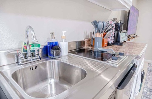Columbus Apartment | Relaxing Studio | Midtown Columbus Near Fort Moore