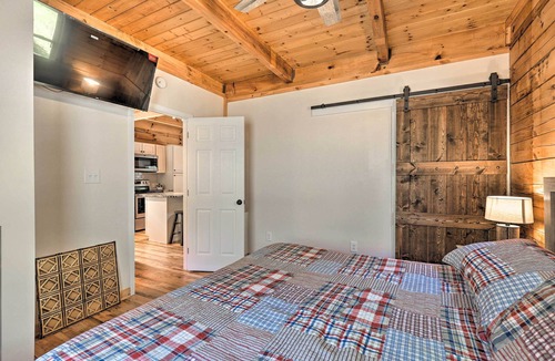 Purlear Cabin | Remote Mountain Escape w/ Hot Tub & 122 Acres!