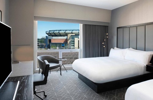 Foxboro Hotel | Renaissance Boston Patriot Place Hotel