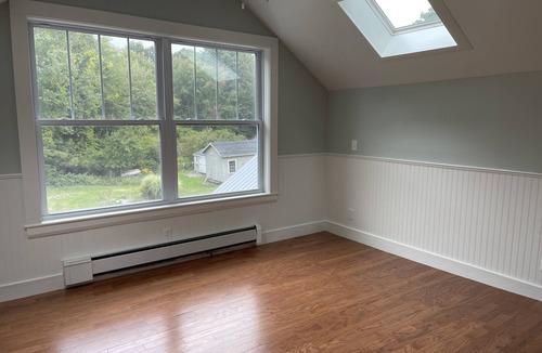 North Hampton House | Renovated 2 Bedroom House - Walk to Beach