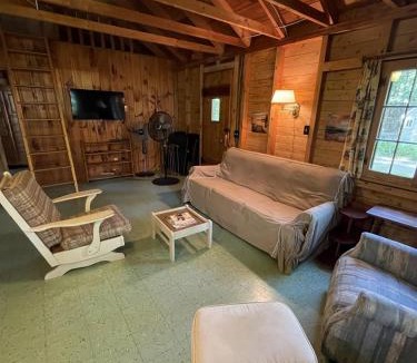 Standish House | RESTAWHILE LIMIT 6
