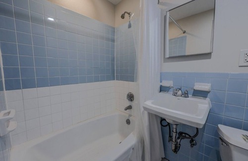 Prudential - St. Botolph Apartment | Retro Studio on Quiet Street