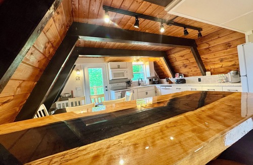 Jeffersonville Ski Chalet | Ridgeline A-Frame, close to Smugglers Notch and Stowe with amazing views!