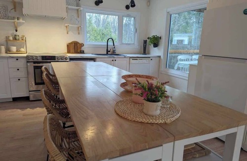 Saint-David-de-Falardeau House | Rivage | Tavata Chalets | tout de blanc