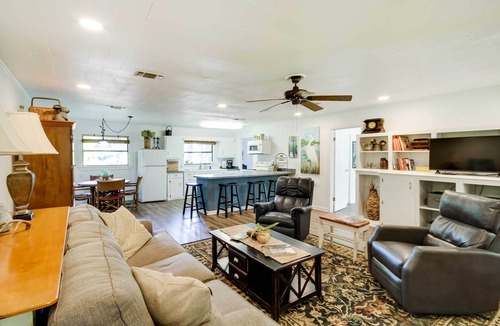 McComb Cottage | River Frontage: Quiet Mississippi Vacation Rental