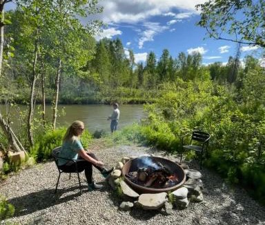 Houston House | Riverfront, Authentic, Luxury Log Cabin-Bison