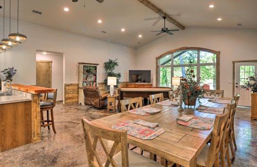 Lone Rock House | Riverfront 'Heaven on the White' w/Covered Patio!