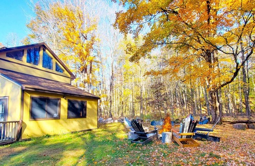 Mechanicsville House | Riverfront Jiminy Ski Lodge