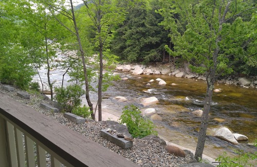 Lincoln Condo | Riverfront, Vacation! Spacious, Bright, Clean! 3 Br/2 Ba WEEKEND SHUTTLE TO LOON