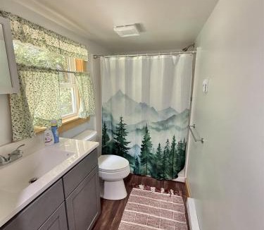 Standish House | ROCKY BEACH LIMIT 5 cabin