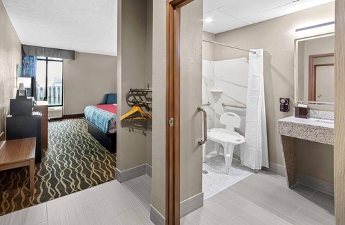 West Point Hotel | Rodeway Inn West Point, MS